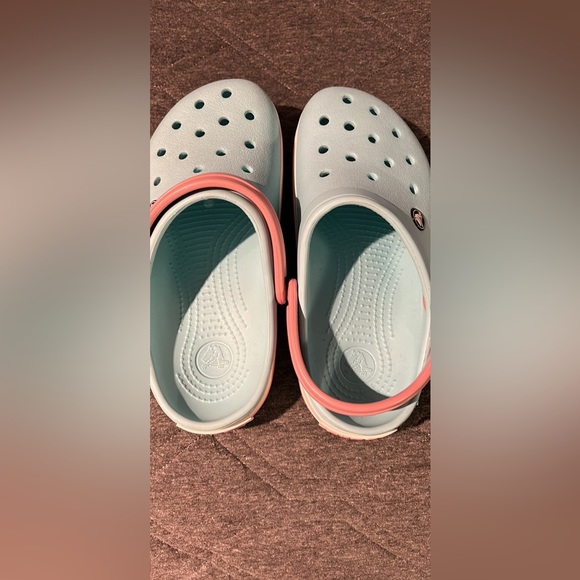 Never worn size 7 crocs - Picture 1 of 2